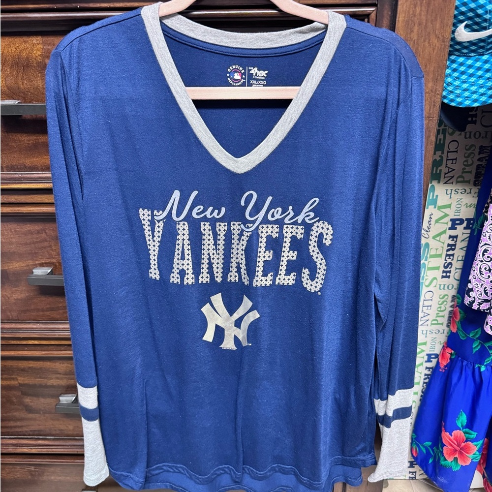 New York Yankees Women's Blue Long Sleeve Tee